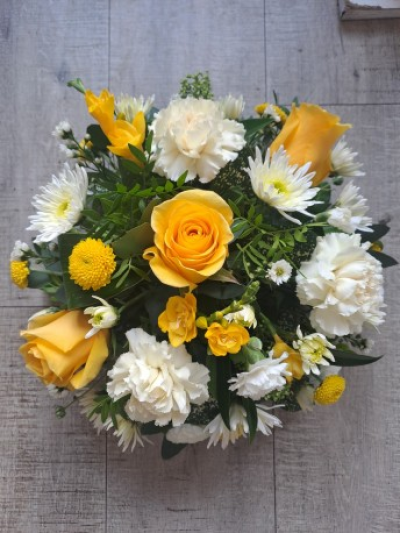 Classic Posy Yellow & White - A classic selection in lemon and white presented in a posy design.