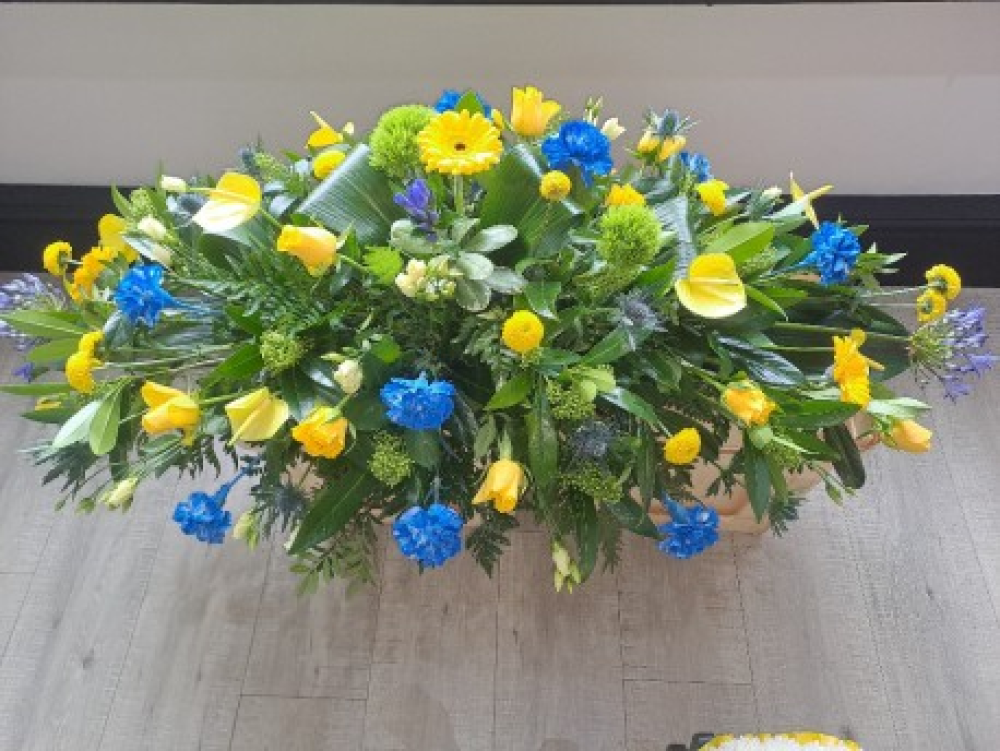 Warrington Casket Spray Product Image