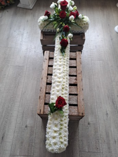 Classic Cross - White & Red - A classic cross massed with a rose spray.